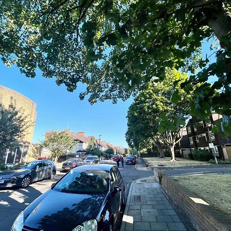 Newly Refurbished ,Chic, Attractive 3 Bedroom Flat London Exterior foto